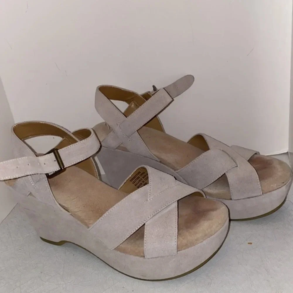 Nine‎ West Suede Leather platform Heel